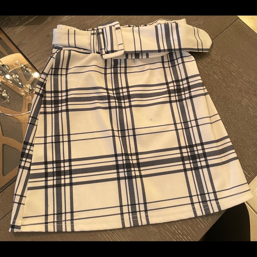 White and black plaid skirt